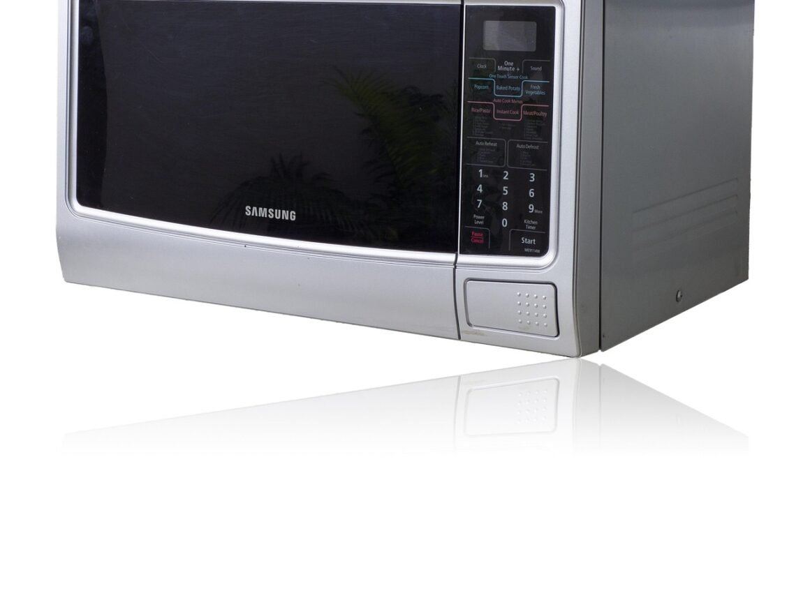 appliance, cook, cooking, defrost, display, domestic, electric, electrical, electronics, equipment, household, isolated, kitchen, microwave, old, oven, retro, samsung me9114w, screen, steel, stove, technology, television, timer, white, microwave, microwave, microwave, microwave, microwave