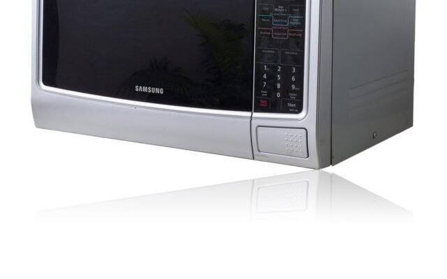 appliance, cook, cooking, defrost, display, domestic, electric, electrical, electronics, equipment, household, isolated, kitchen, microwave, old, oven, retro, samsung me9114w, screen, steel, stove, technology, television, timer, white, microwave, microwave, microwave, microwave, microwave